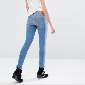 711 skinny Levi's